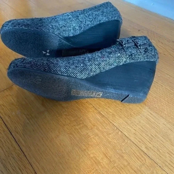 Blowfish Grey Black Tweed Wedges with Buckles - Picture 10 of 16